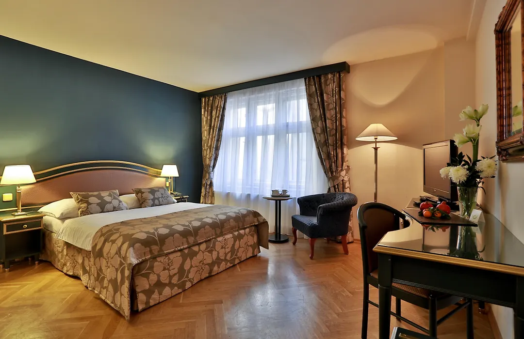 Elysee Hotel-1